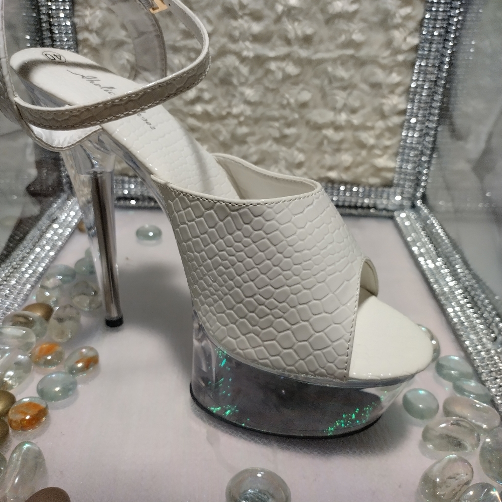 Stiletto platform heel